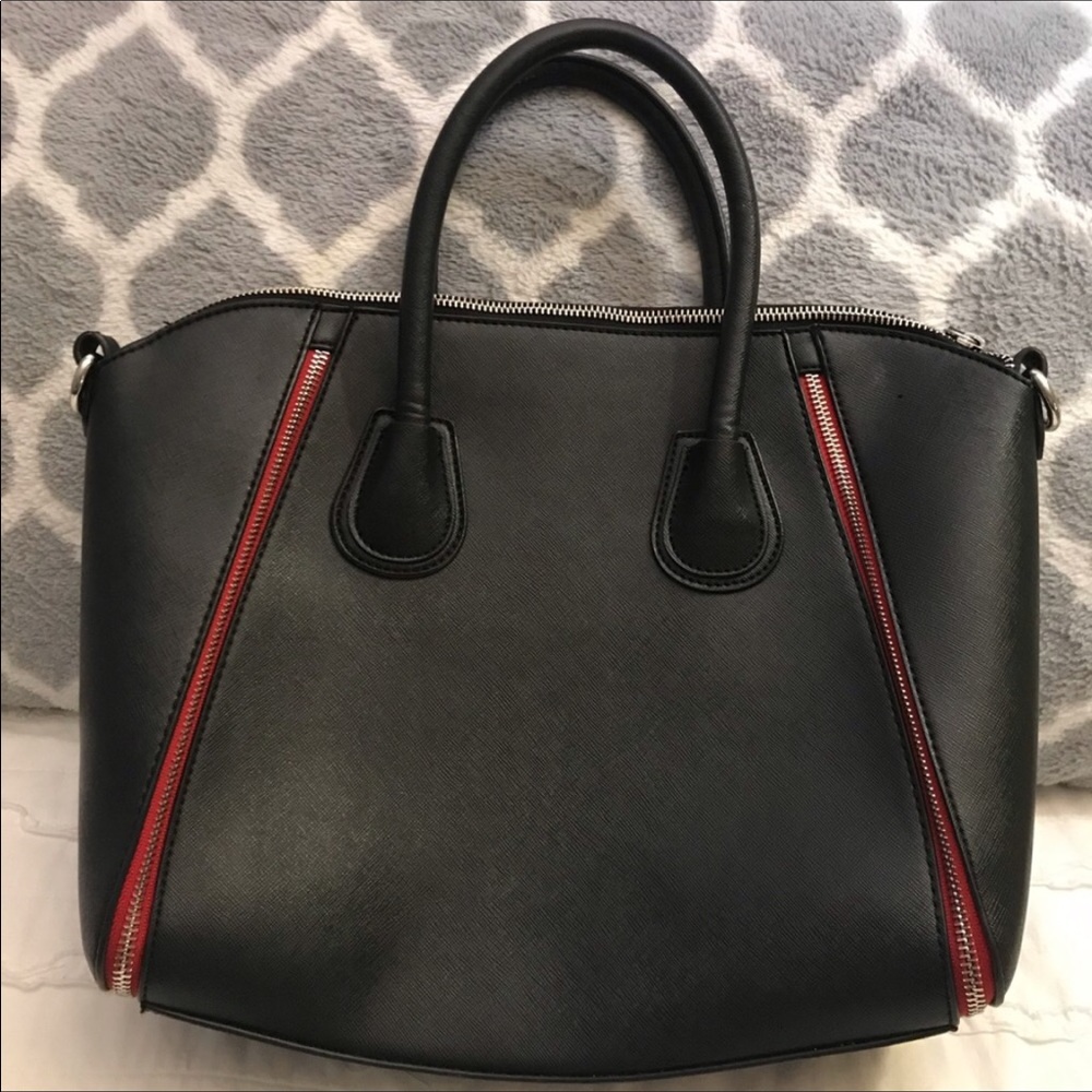 Guess Handbag - Picture 2 of 6